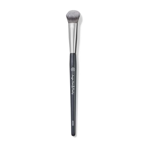 Pawsitively Perfect: Unleashing the Magic of BK Beauty's 'Kitten Paw' Concealer Brush!