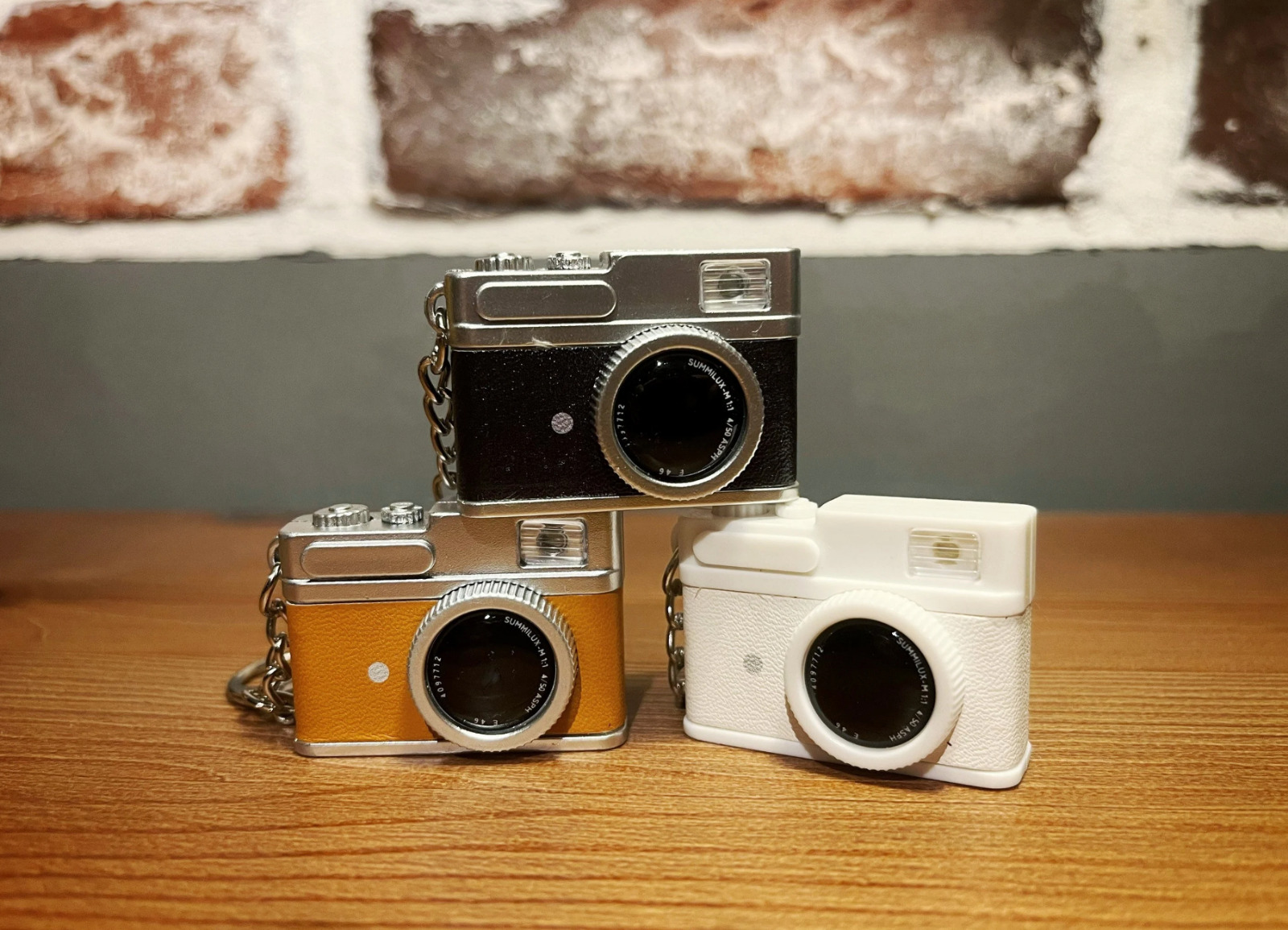 Capture Fun on the Go: Mini Retro Camera Toy Keychain Review