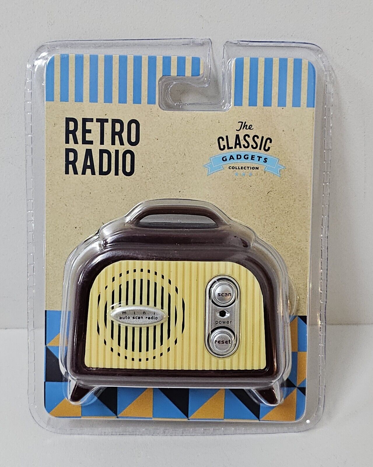 Tune into Nostalgia: Unboxing the Classic Gadgets Collection Retro Radio